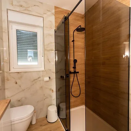 Modern With Swimming Pool Апартаменты *