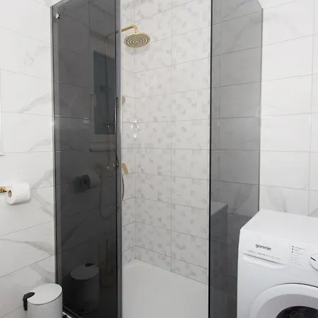 Апартаменты Modern With Swimming Pool Каштела