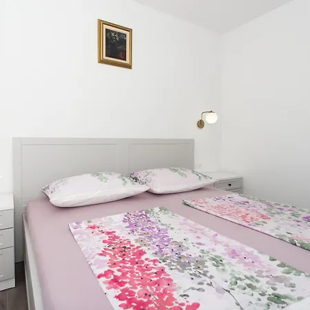 Modern With Swimming Pool Kastela