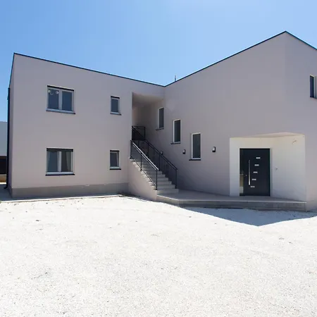 Modern With Swimming Pool * Каштела