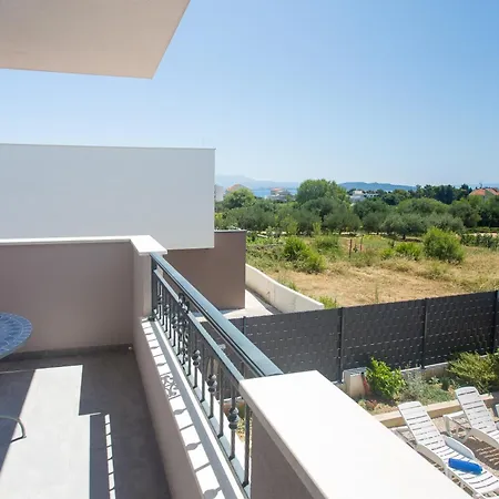 Modern With Swimming Pool * Каштела
